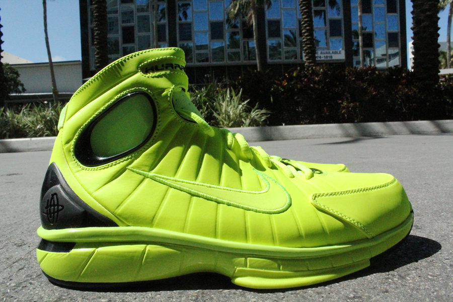 nike-sportswear-black-volt-pack-arriving-at-retailers-1 Nike Sportswear Black Volt Pack Arriving At Retailers 1