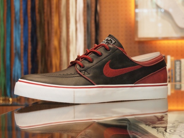 OLYMPUS DIGITAL CAMERA Nike Stefan Janoski Id Samples 4