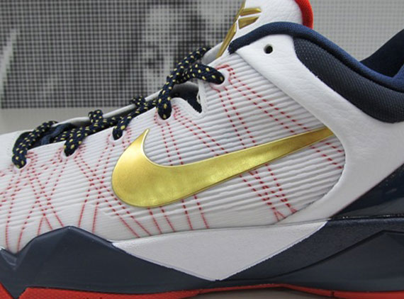 Nike Zoom Kobe VII "Gold Medal"