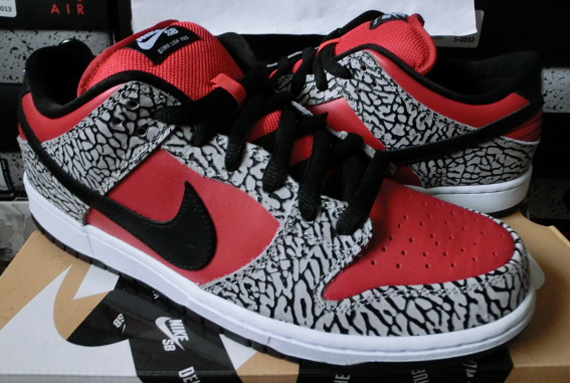 Supreme x Nike SB Dunk Low - Available on eBay - SneakerNews.com