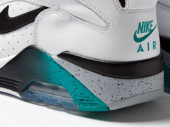 White and outlet teal nike shoes