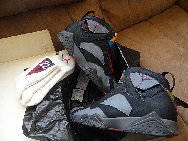 air-jordan-vii-bordeaux-og-with-matching-socks-03 Air Jordan Vii Bordeaux Og With Matching Socks 03