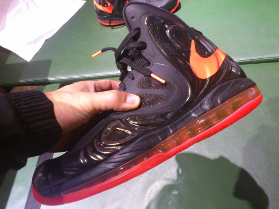 Nike Air Max Hyperposite – Black – Bright Crimson