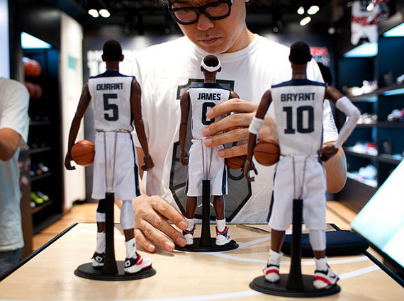 Coolrainz x Nike "Relive The Dream" Figurines