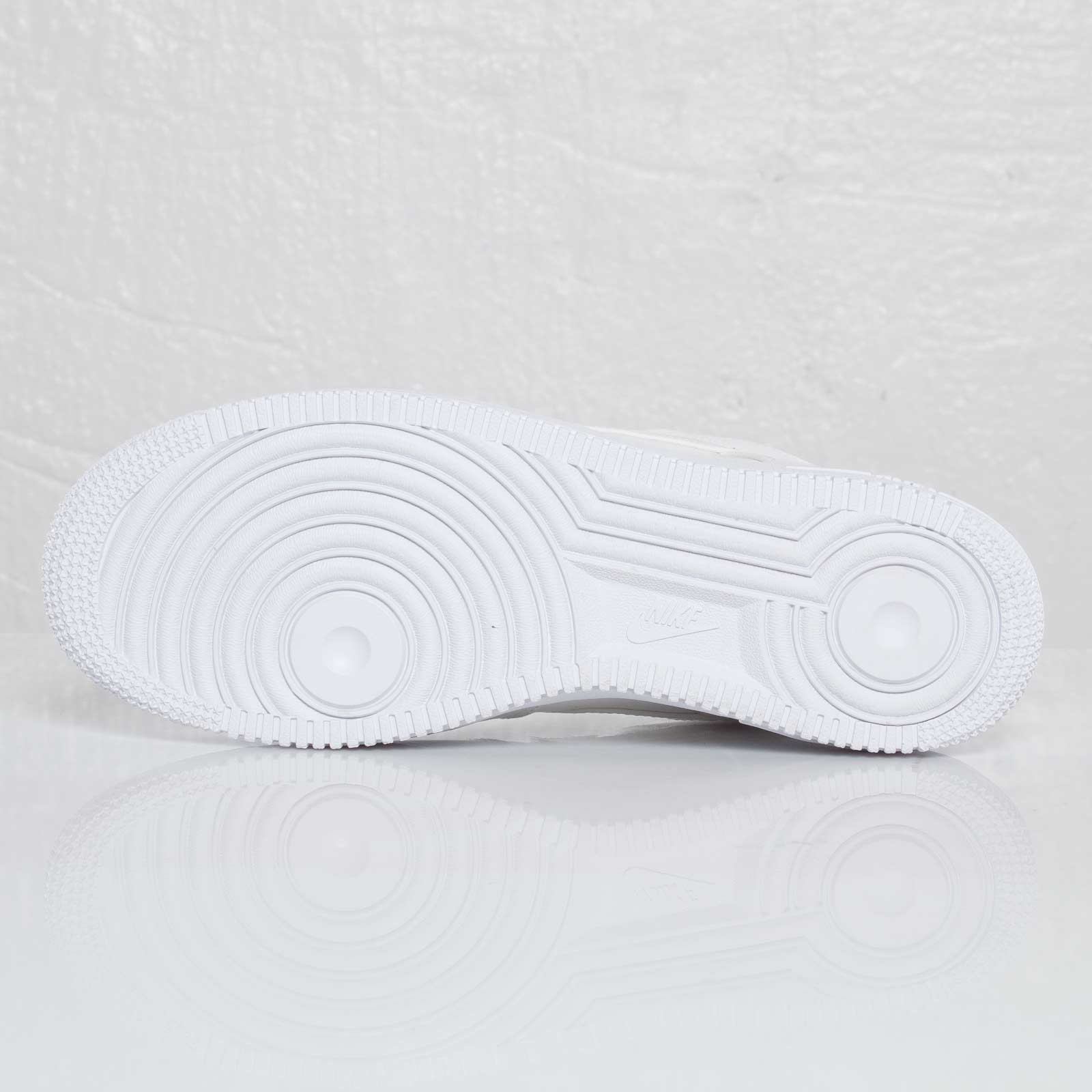 dover-street-market-nike-air-force-1-low-updated-release-info-5 Dover Street Market Nike Air Force 1 Low Updated Release Info 5