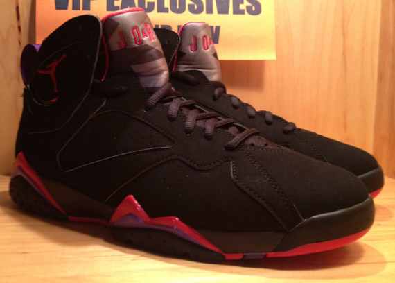 black and red 7s