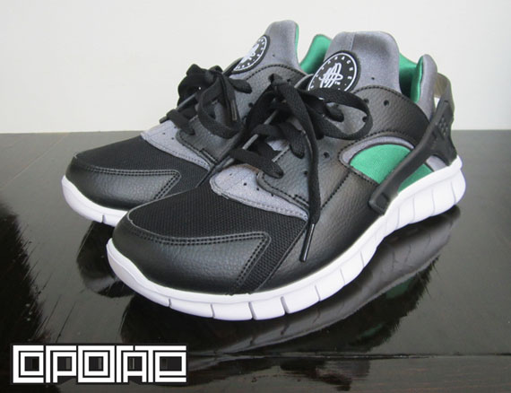 Nike Huarache Free Runner Black Cool Grey Dark Pine 3