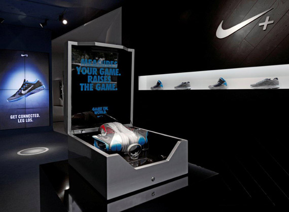 Nike Hyperdunk+ Premium Console