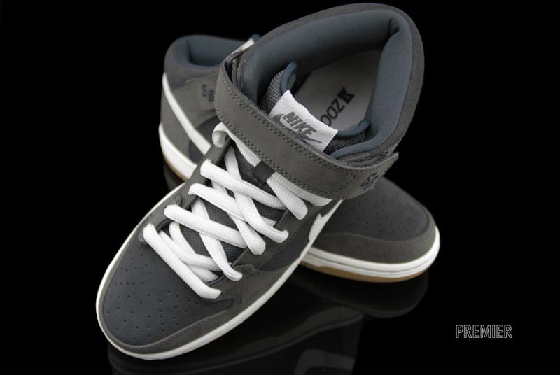 Nike Sb Dunk Mid Midnight Fog Available 01