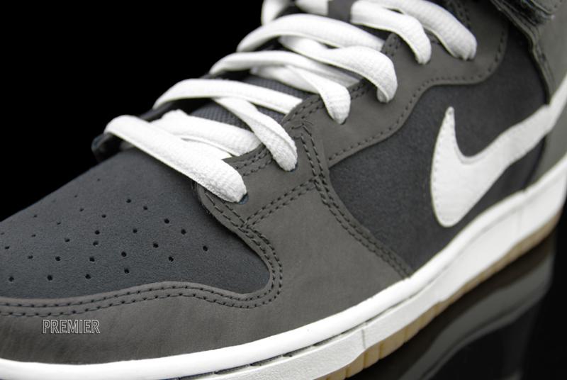 Nike Sb Dunk Mid Midnight Fog Available 03