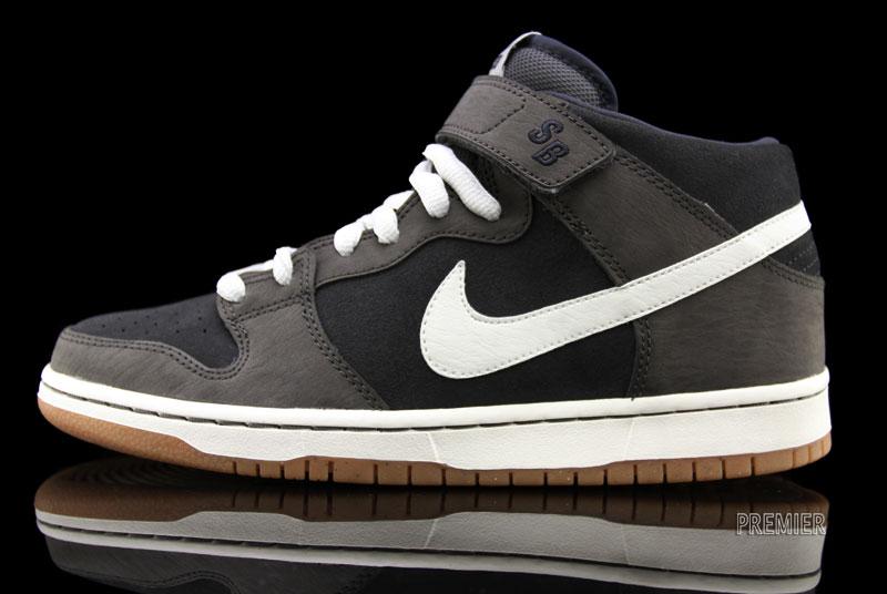 Nike Sb Dunk Mid Midnight Fog Available 06