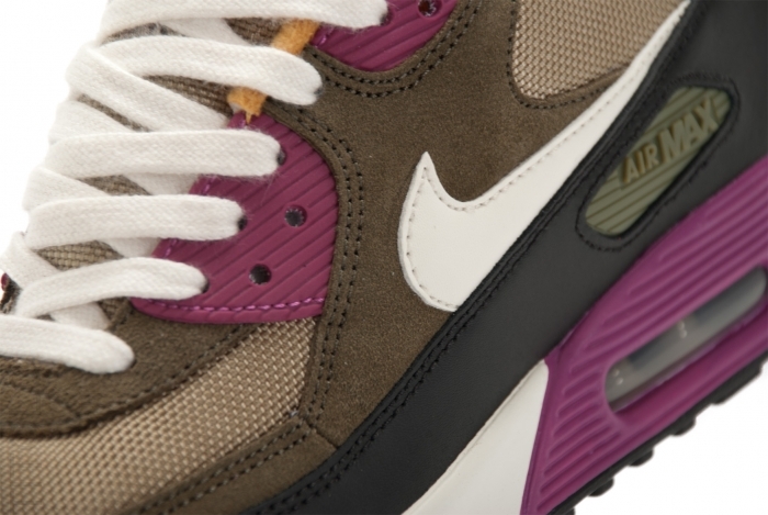 Nike Wmns Air Max 90 Bamboo Sail Medium Olive Black 2