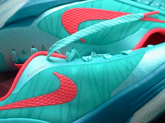 Nike Zoom Hyperdunk 2011 Low "Son Of The Dragon" Pack