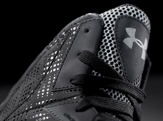 Under Armour Micro G Torch Black 4