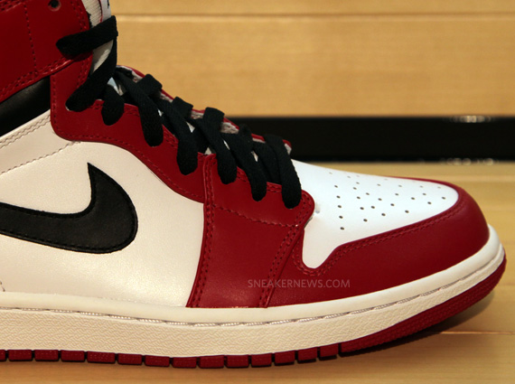 Uundgåelig smugling forskel Air Jordan 1 Retro High - White - Red - Black - SneakerNews.com