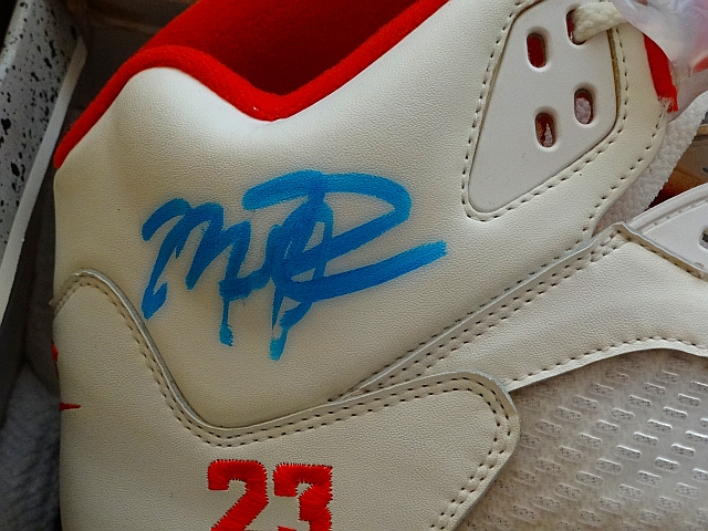 air-jordan-v-white-black-fire-red-michael-jordan-pe-23-autograph-03 Air Jordan V White Black Fire Red Michael Jordan Pe 23 Autograph 03