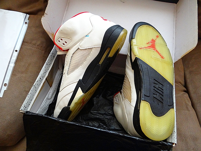 air-jordan-v-white-black-fire-red-michael-jordan-pe-23-autograph-09 Air Jordan V White Black Fire Red Michael Jordan Pe 23 Autograph 09