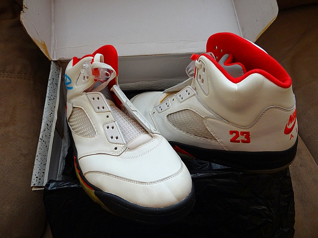 air-jordan-v-white-black-fire-red-michael-jordan-pe-23-autograph-10 Air Jordan V White Black Fire Red Michael Jordan Pe 23 Autograph 10