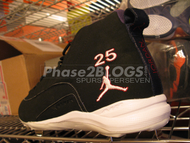 air-jordan-xii-andruw-jones-black-red Air Jordan Xii Andruw Jones Black Red