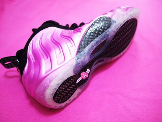 Nike Air Foamposite One Pearlized Pink New Images 05