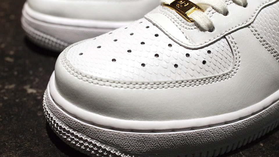 nike-air-force-1-low-white-metallic-gold-5 Nike Air Force 1 Low White Metallic Gold 5