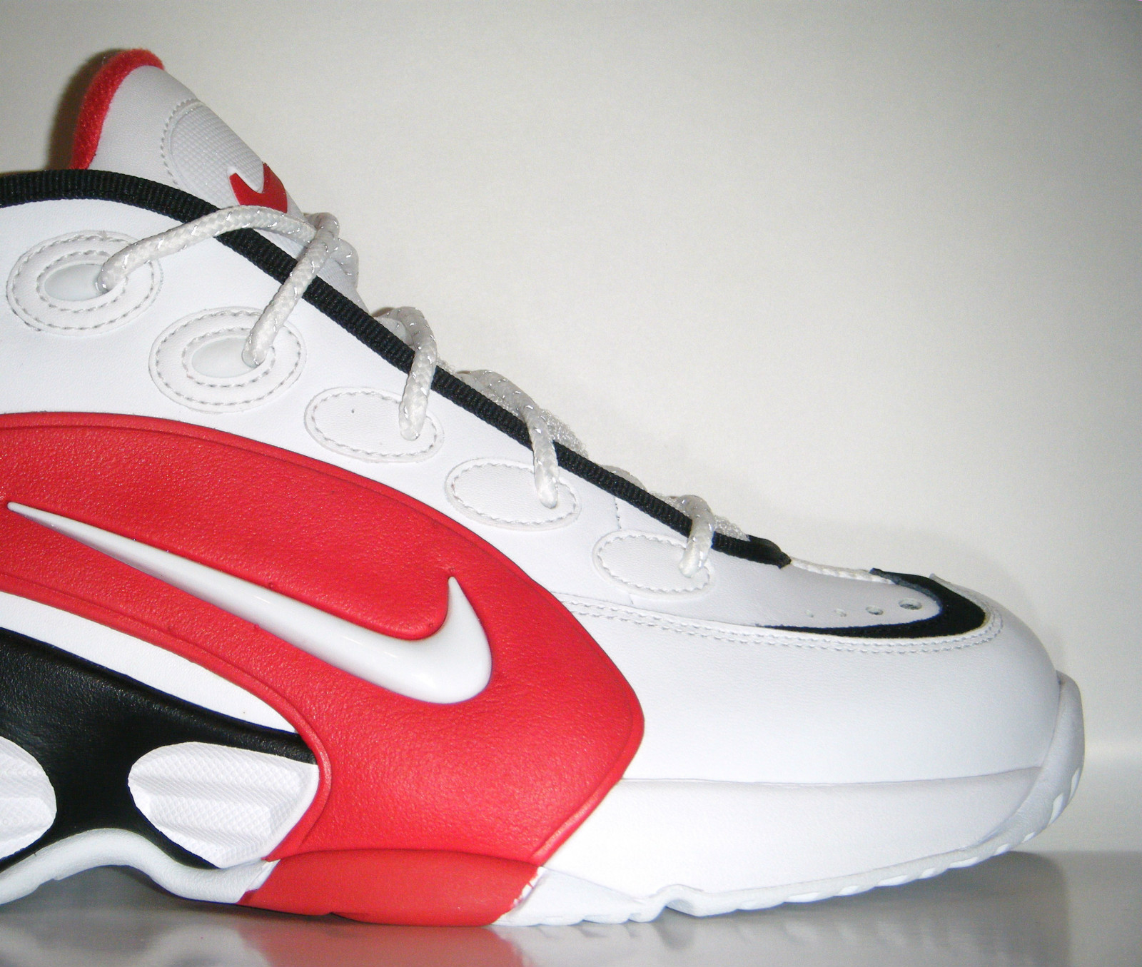 nike-air-way-up-white-black-university-red-02 Nike Air Way Up White Black University Red 02
