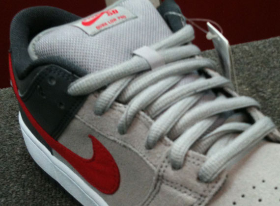 nike sb grey red