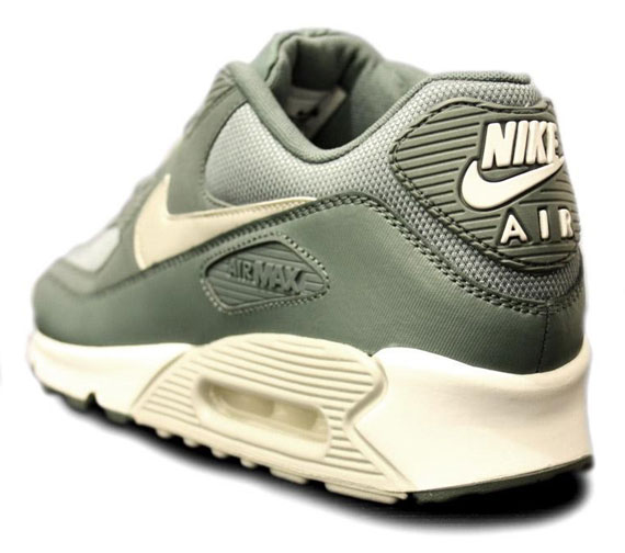 Nike Wmns Air Max 90 Medium Olive 4
