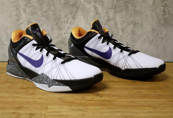 Nike Zoom Kobe Vii Lakers Grey Speckle 1