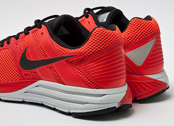 Nike Zoom Structure 16 Shield