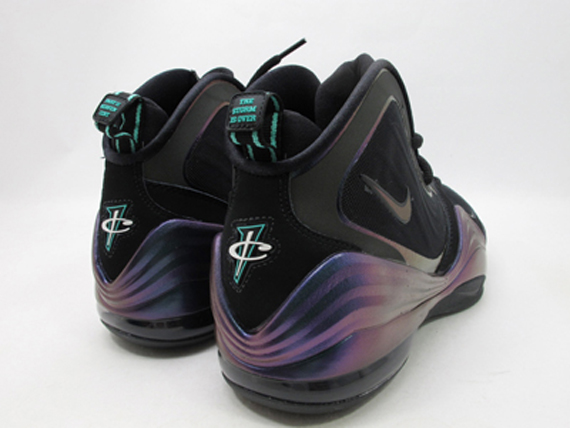 Penny V Black Atomic Teal 1