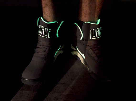 Nike Air Force 180 Mid “Glow in the Dark” – Release Reminder