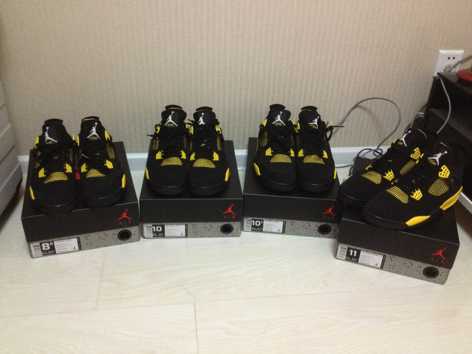 air-jordan-iv-thunder-available-early-01 Air Jordan Iv Thunder Available Early 01