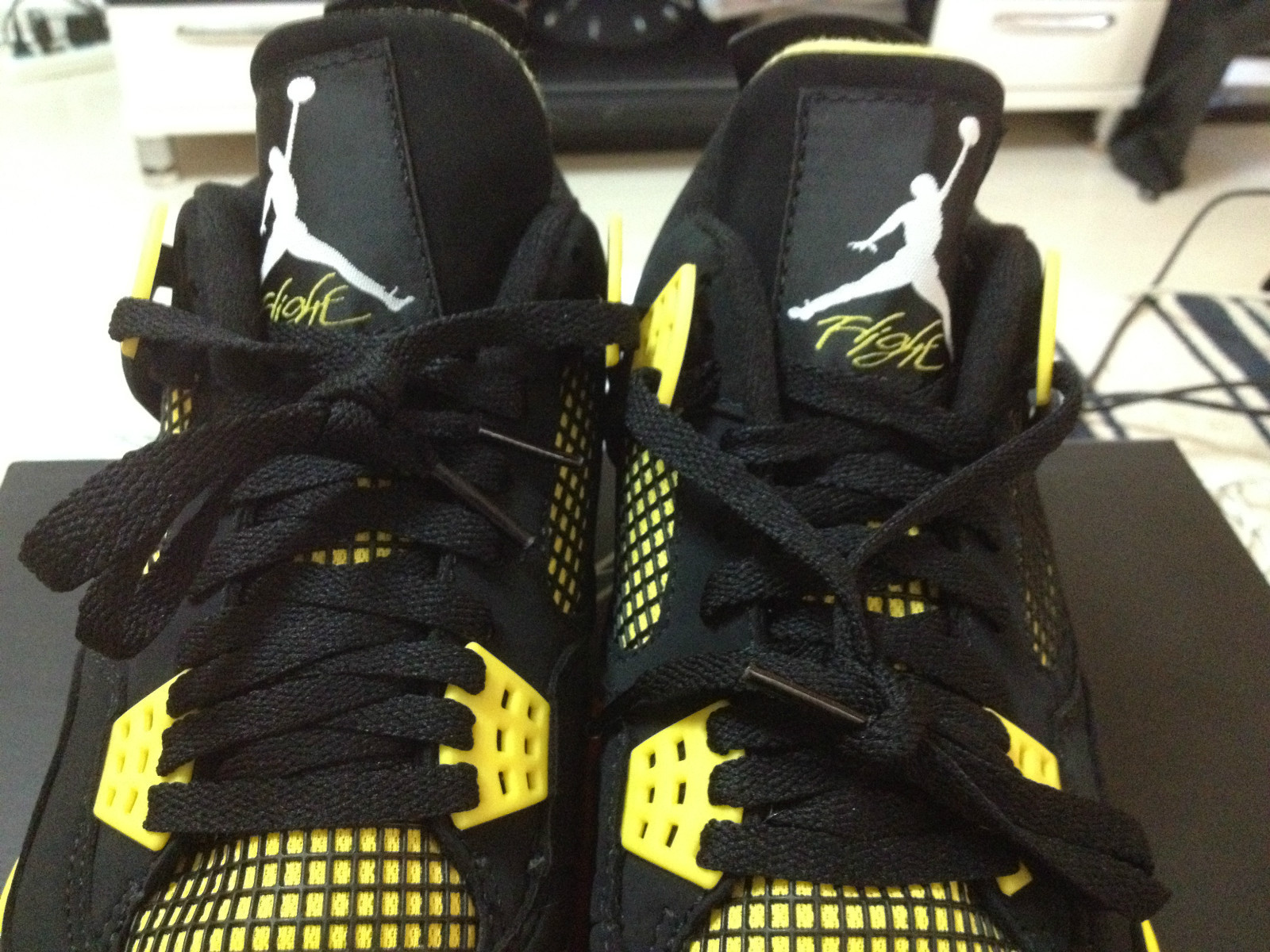 air-jordan-iv-thunder-available-early-05 Air Jordan Iv Thunder Available Early 05