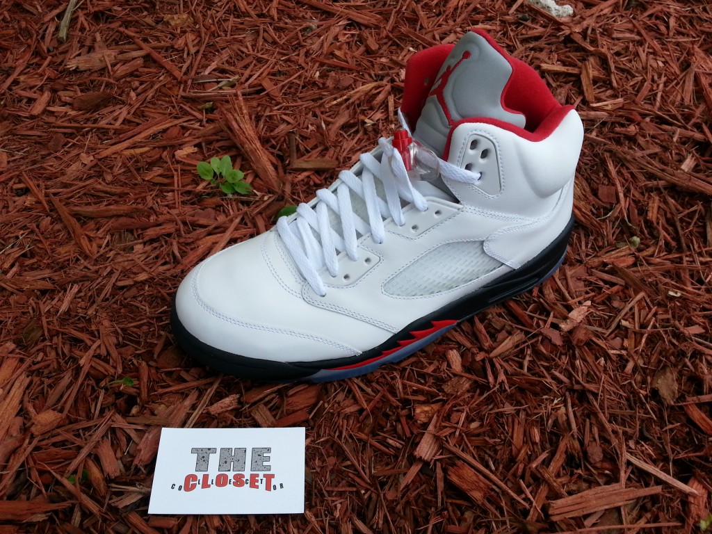 air-jordan-v-white-fire-red-black-2 Air Jordan V White Fire Red Black 2