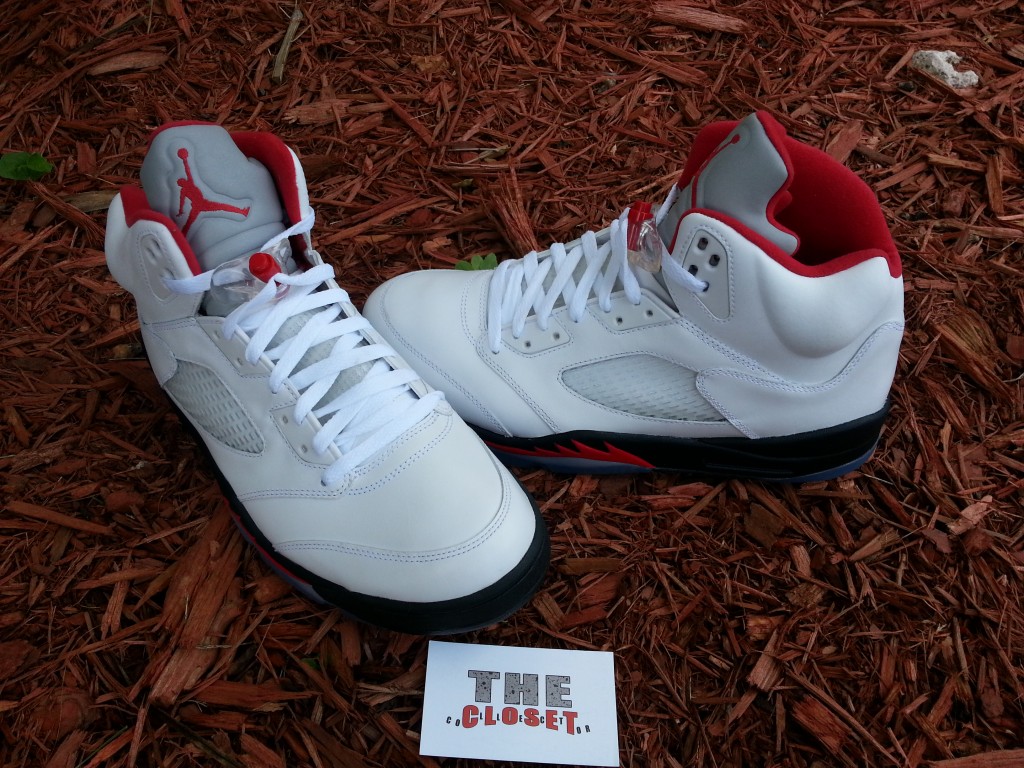 air-jordan-v-white-fire-red-black-3 Air Jordan V White Fire Red Black 3