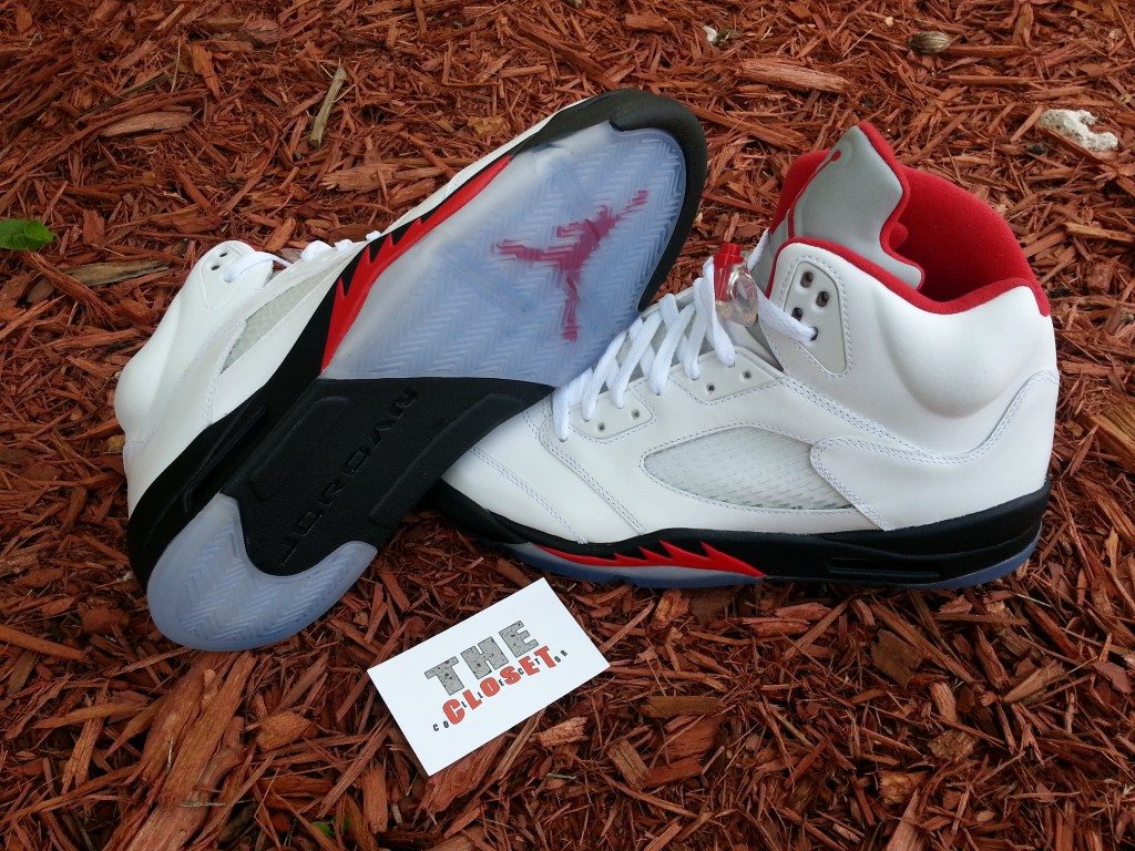 air-jordan-v-white-fire-red-black-4 Air Jordan V White Fire Red Black 4