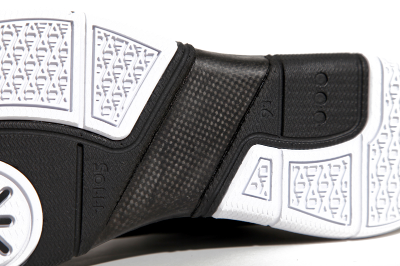 Dwyane Wade Li Ning Signature Sneaker 01