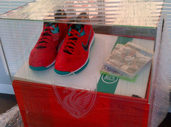 lebron james liverpool shoes