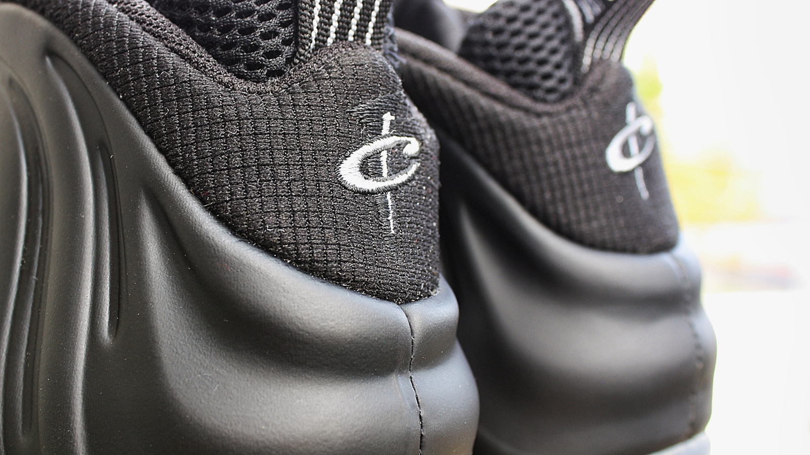 nike-air-foamposite-one-stealth-detailed-images-02 Nike Air Foamposite One Stealth Detailed Images 02