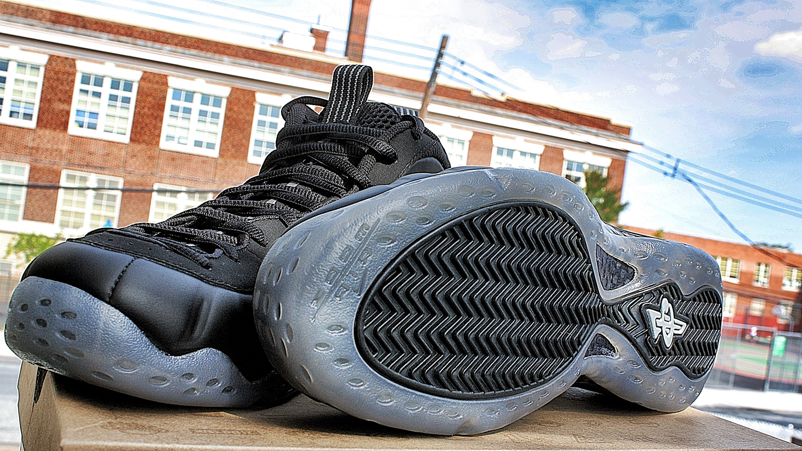 nike-air-foamposite-one-stealth-detailed-images-06 Nike Air Foamposite One Stealth Detailed Images 06