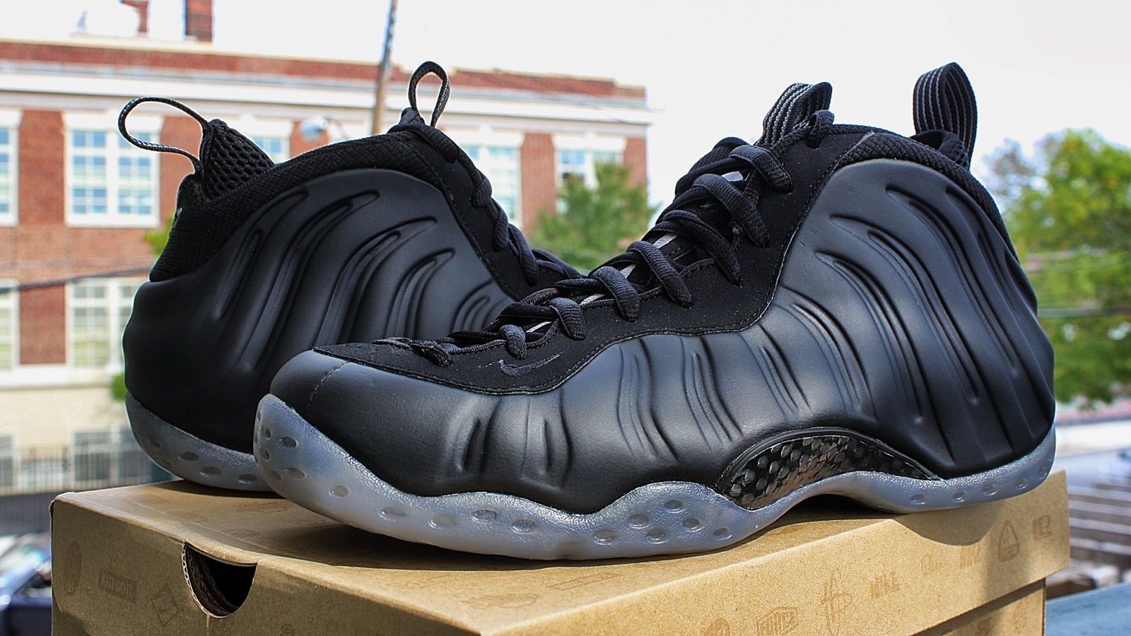 nike-air-foamposite-one-stealth-detailed-images-08 Nike Air Foamposite One Stealth Detailed Images 08