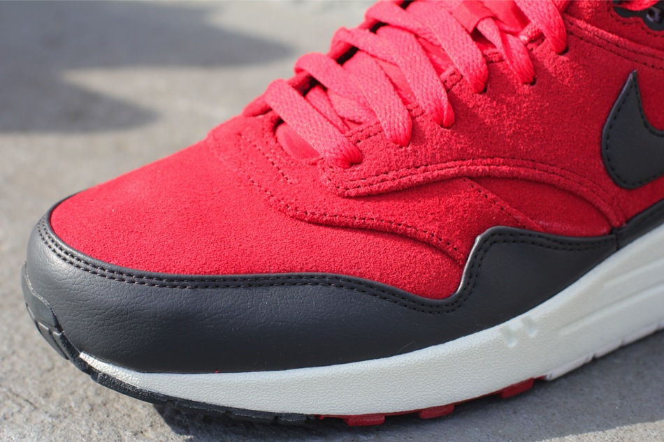 nike-air-max-1-gym-red-anthracite-02 Nike Air Max 1 Gym Red Anthracite 02