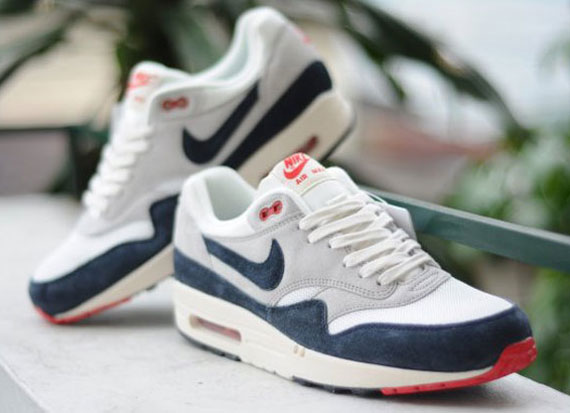 Nike Air Max 1 VNTG - Dark Obsidian - Neutral Grey 