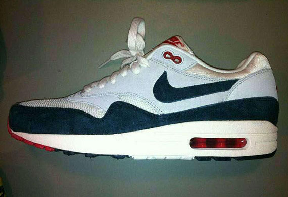 nike air max 1 blue red and white