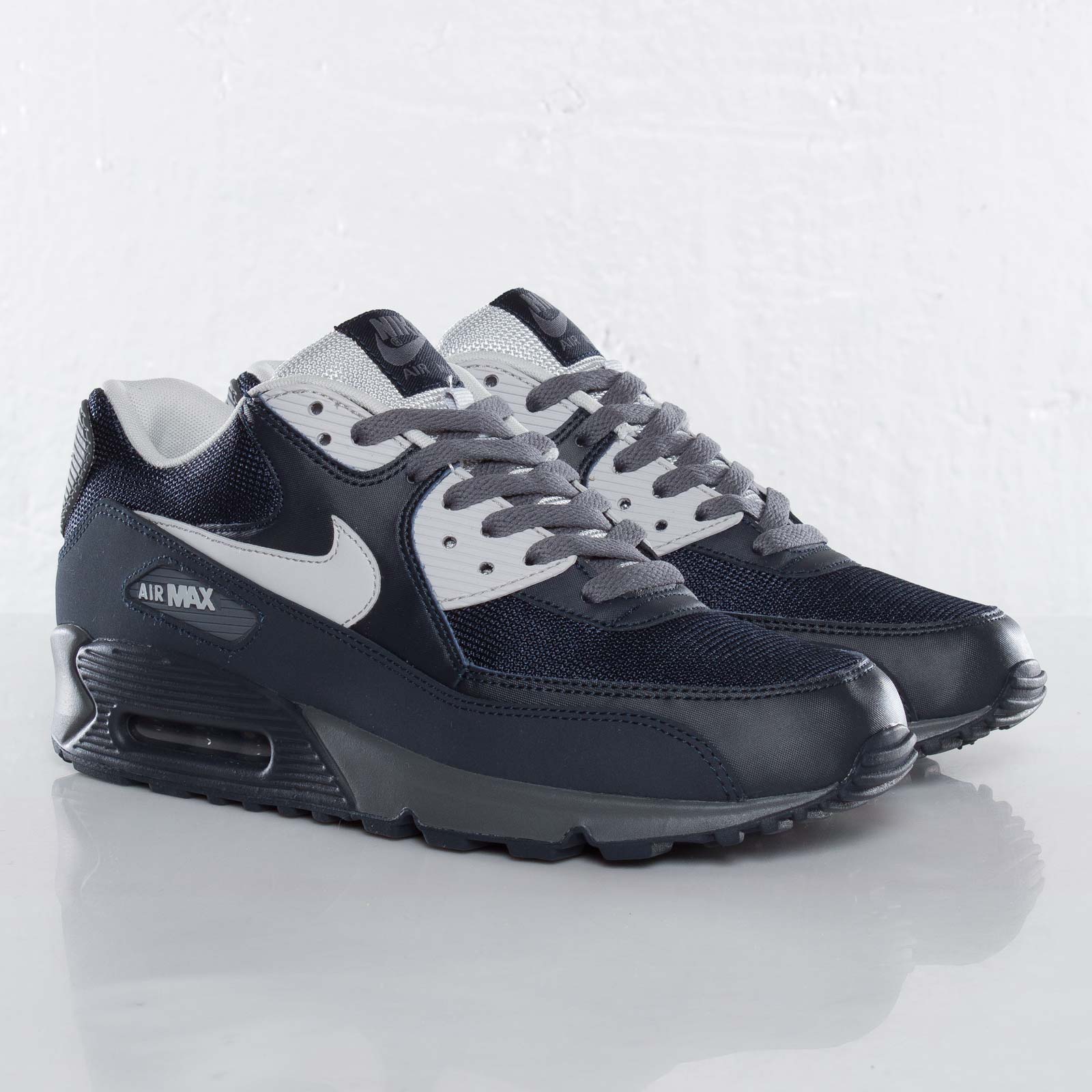 nike-air-max-90-essential-dark-obsidian-neutral-grey-dark-grey-2 Nike Air Max 90 Essential Dark Obsidian Neutral Grey Dark Grey 2