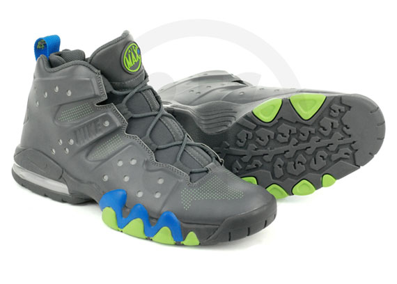 nike air max barkley dark grey photo blue action green 8