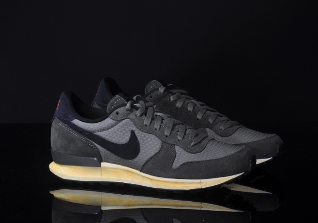 nike-air-solstice-medium-olive-black-cargo-khaki-sail-2 Nike Air Solstice Medium Olive Black Cargo Khaki Sail 2