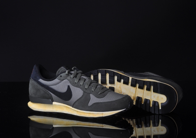 nike-air-solstice-medium-olive-black-cargo-khaki-sail-5 Nike Air Solstice Medium Olive Black Cargo Khaki Sail 5