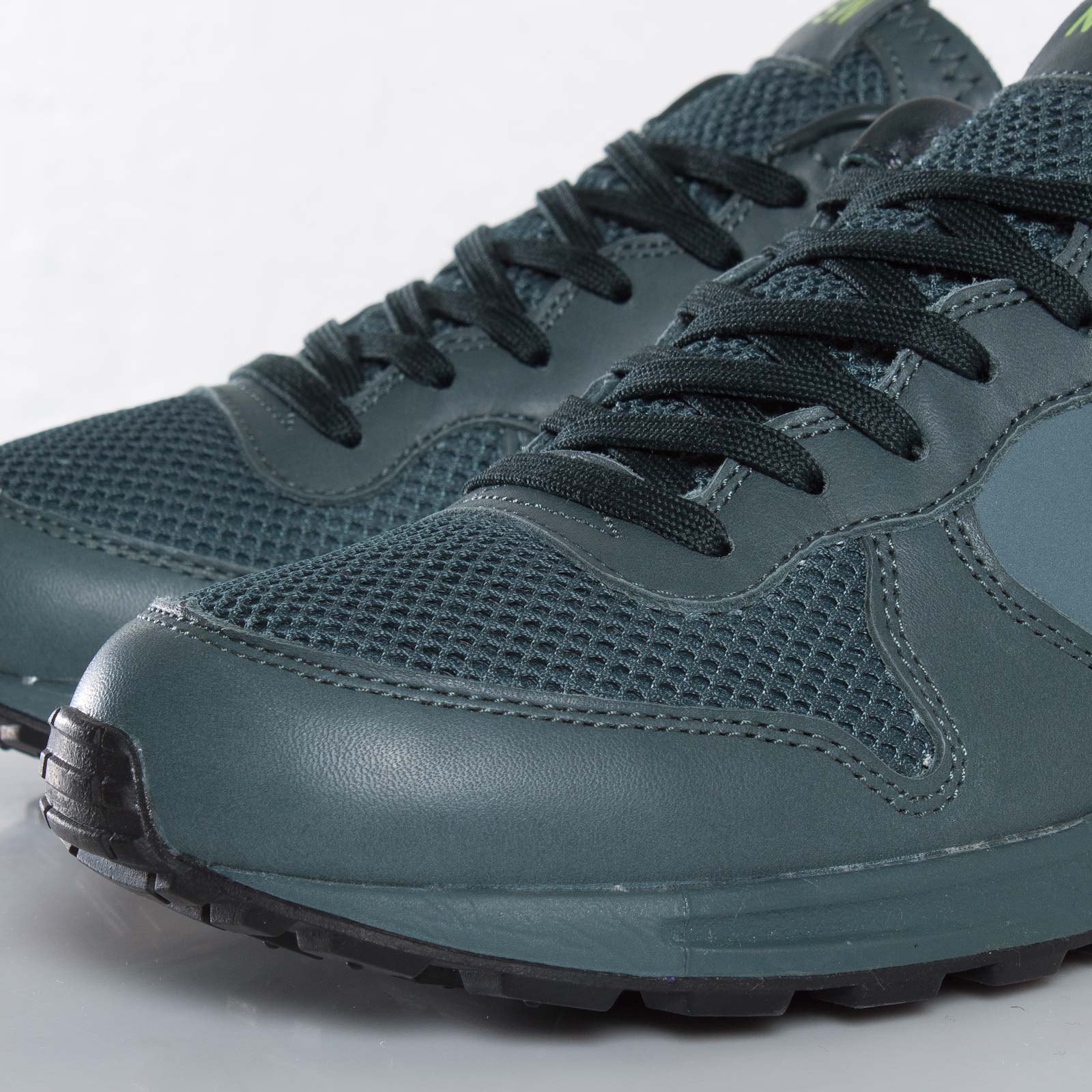 nike-air-solstice-premium-nsw-nrg-18 Nike Air Solstice Premium Nsw Nrg 18